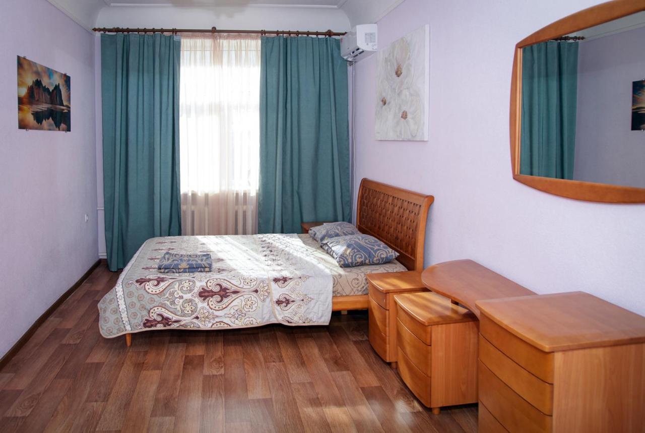 Apartment On Gogolya, 14a
